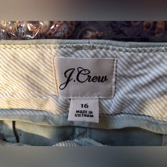 Chino shorts by J. Crew. Size 16 - Picture 3 of 3